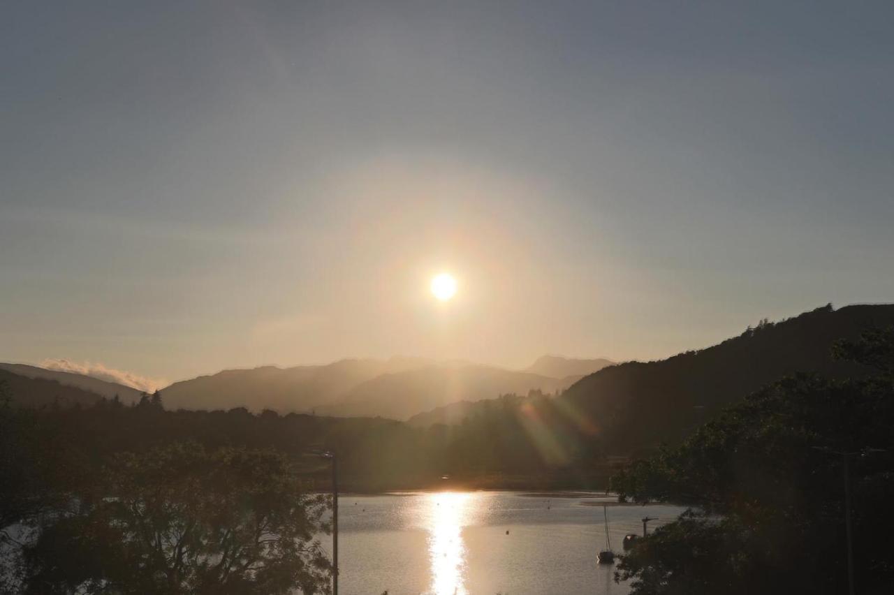 Brand New - Contemporary - 2 Bedroom - 2 Bathroom - Spacious Apartment - Lake Views Ambleside Luaran gambar